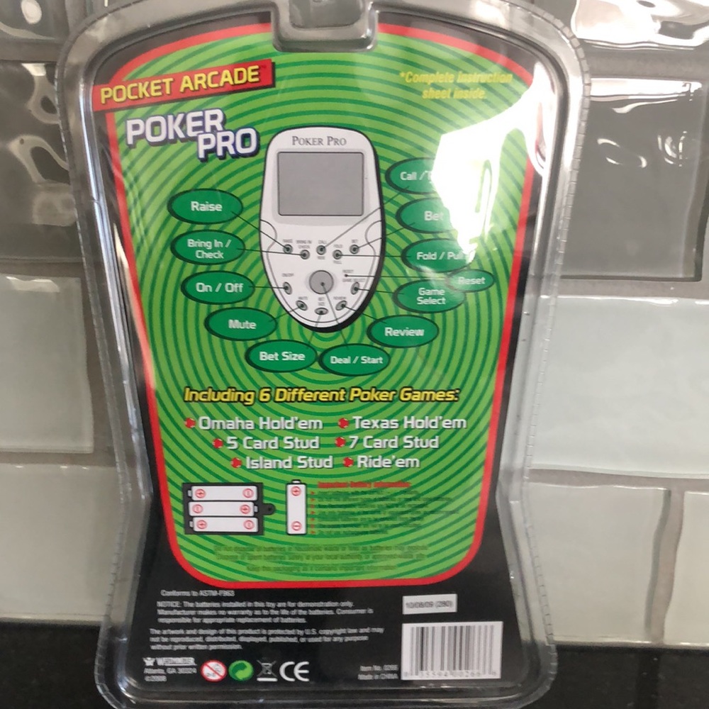 Poker Pro Pocket Arcade - Picture 3 of 3